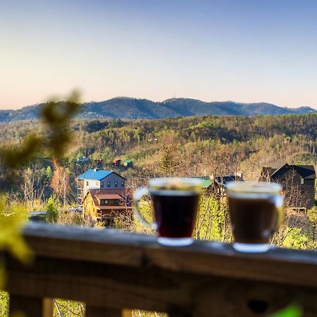 Mountainscape - Brand New Cabin W Views - Hottub - Firetable - Ps5 - Pooltable - 3 Pools Gatlinburg Eksteriør billede