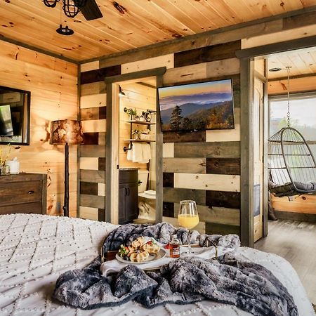 Mountainscape - Brand New Cabin W Views - Hottub - Firetable - Ps5 - Pooltable - 3 Pools Gatlinburg Eksteriør billede