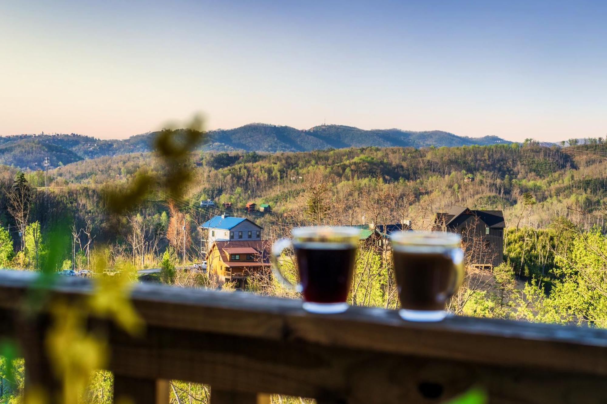 Mountainscape - Brand New Cabin W Views - Hottub - Firetable - Ps5 - Pooltable - 3 Pools Gatlinburg Eksteriør billede