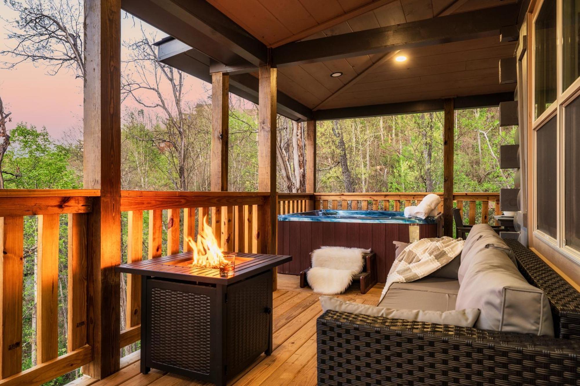 Mountainscape - Brand New Cabin W Views - Hottub - Firetable - Ps5 - Pooltable - 3 Pools Gatlinburg Eksteriør billede
