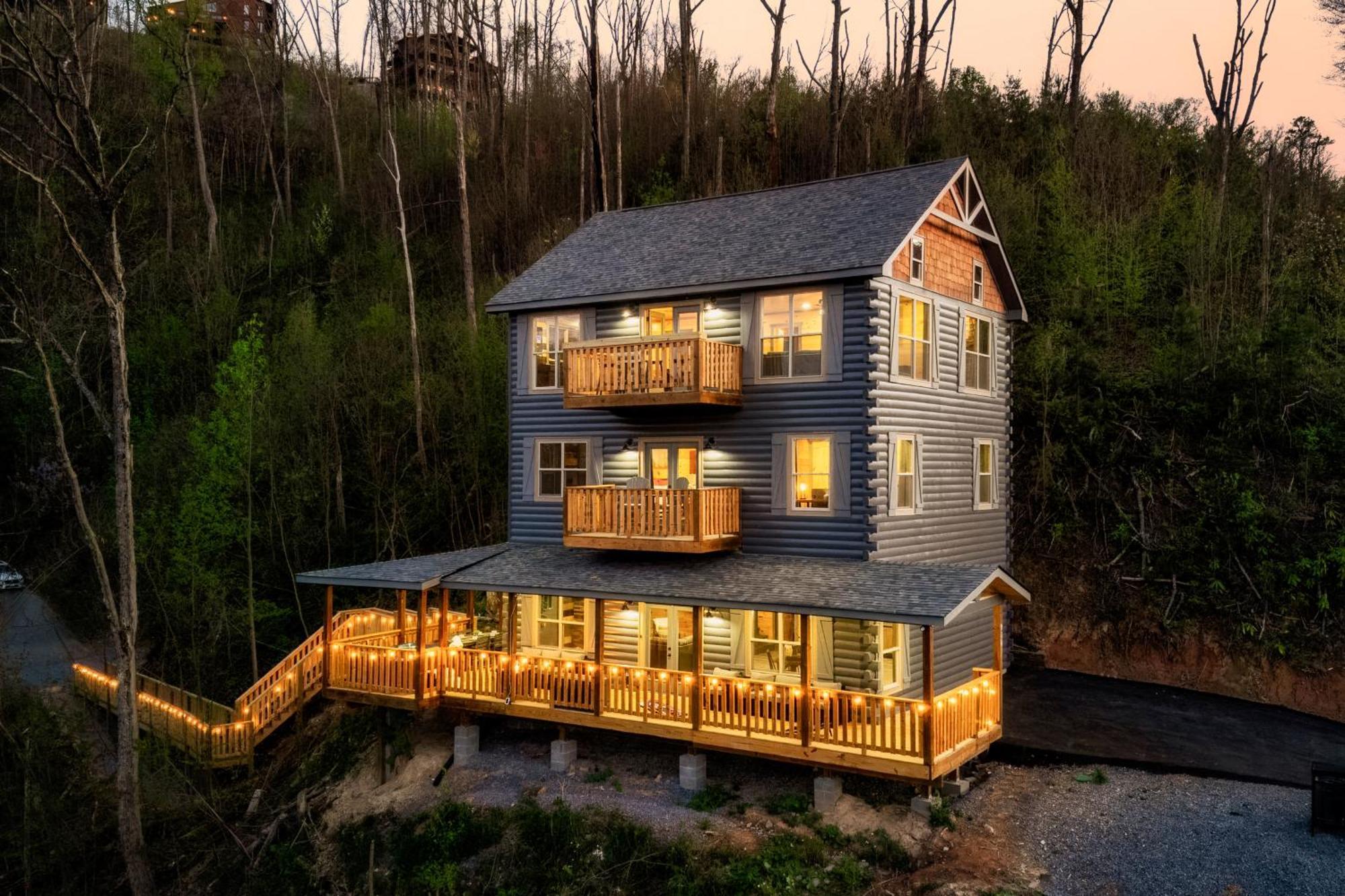 Mountainscape - Brand New Cabin W Views - Hottub - Firetable - Ps5 - Pooltable - 3 Pools Gatlinburg Eksteriør billede