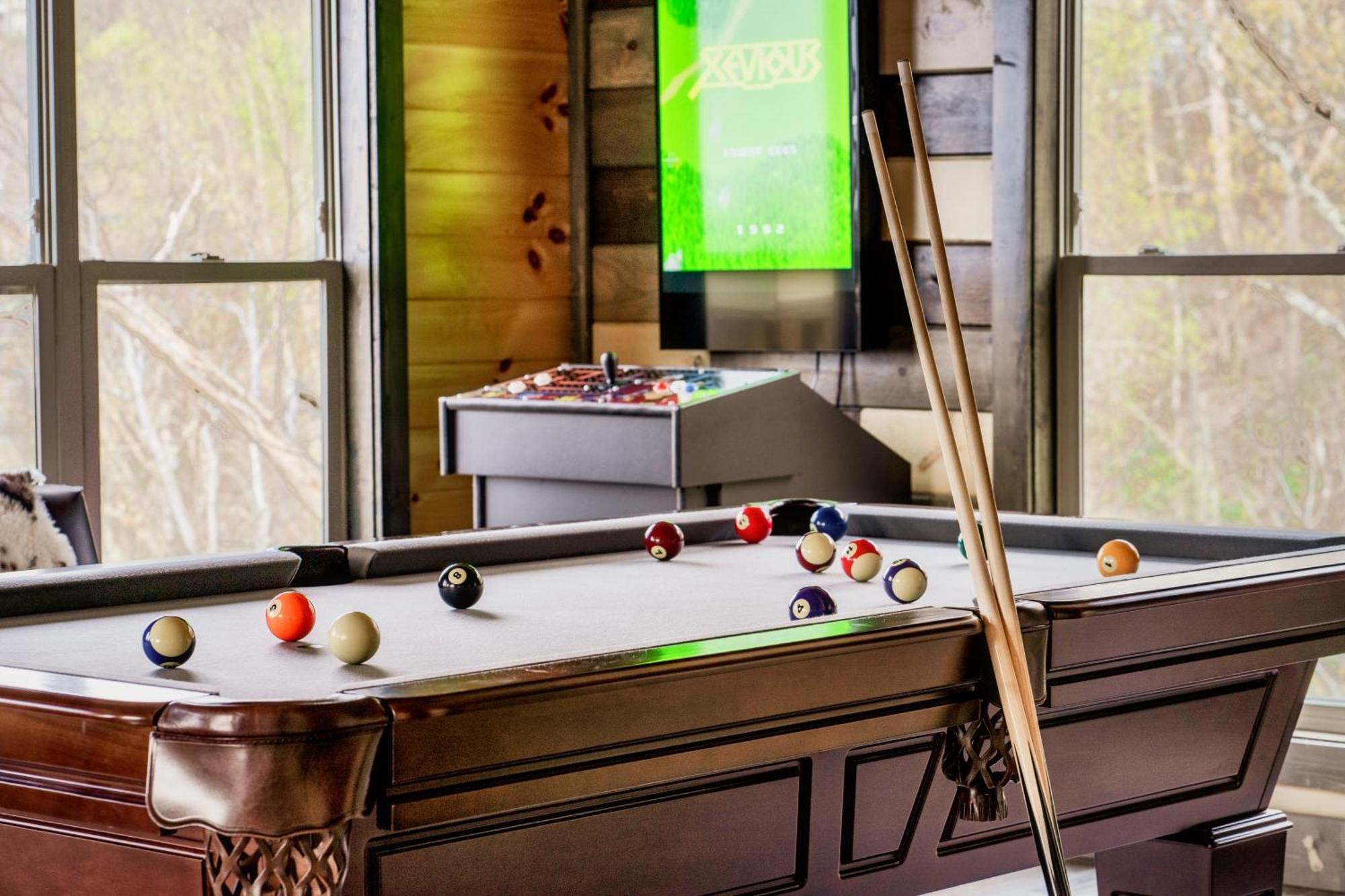 Mountainscape - Brand New Cabin W Views - Hottub - Firetable - Ps5 - Pooltable - 3 Pools Gatlinburg Eksteriør billede