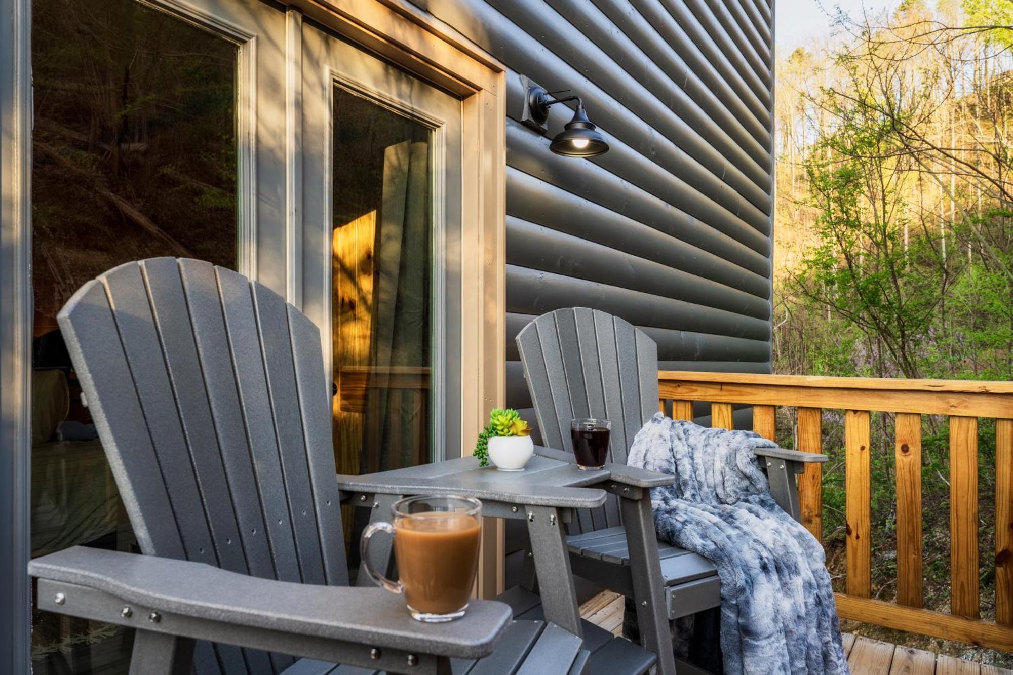 Mountainscape - Brand New Cabin W Views - Hottub - Firetable - Ps5 - Pooltable - 3 Pools Gatlinburg Eksteriør billede