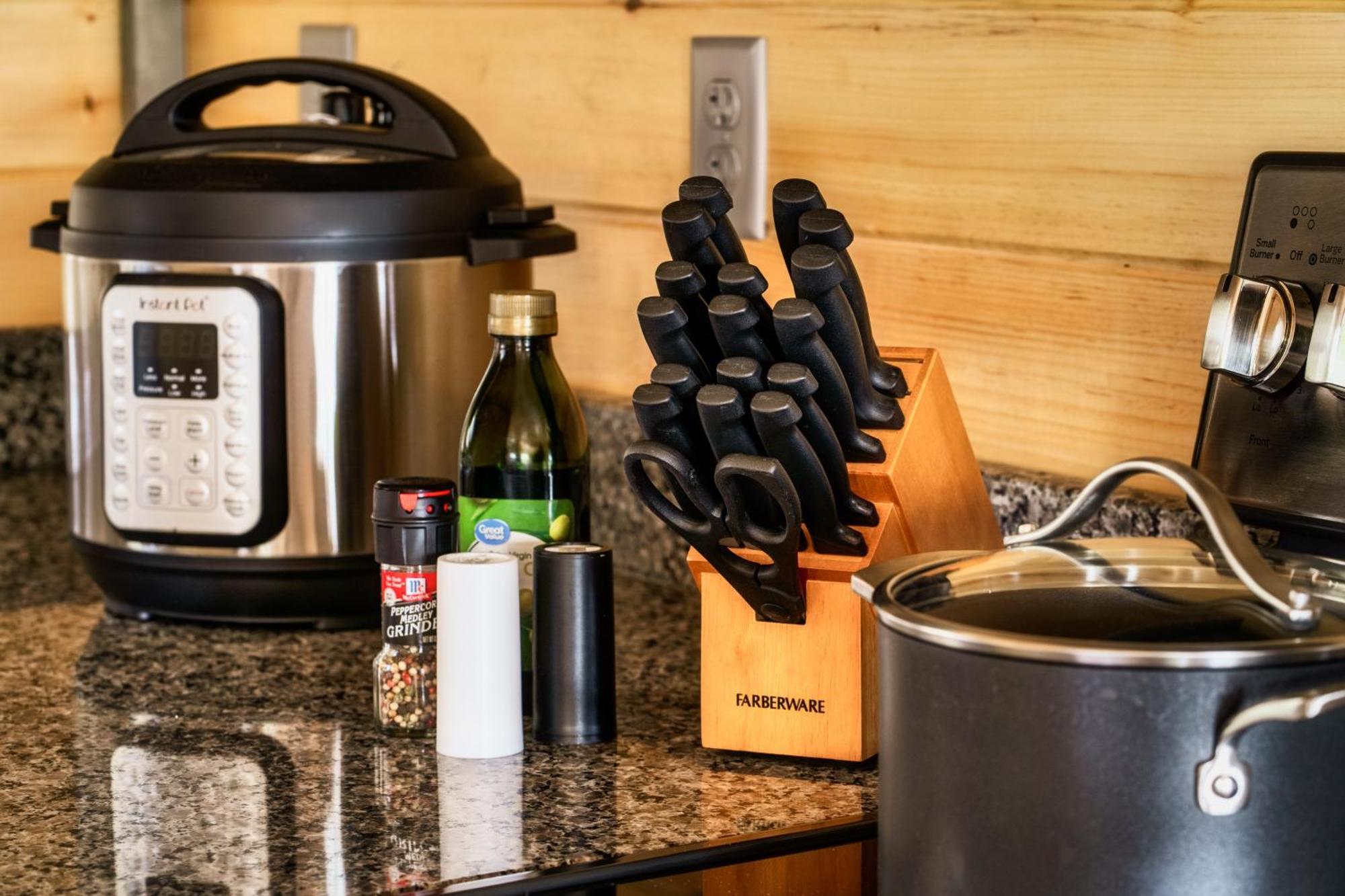 Mountainscape - Brand New Cabin W Views - Hottub - Firetable - Ps5 - Pooltable - 3 Pools Gatlinburg Eksteriør billede